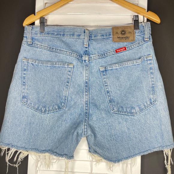 VTG Wrangler Cutoff Light Blue Denim Women's Shorts Sz 32 - Picture 1 of 5